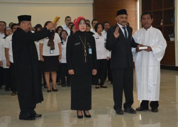 Pelantikan dan Pengambilan Sumpah Jabatan Fungsional Peneliti di Lingkungan Badan Penelitian dan Pengembangan Hukum dan HAM