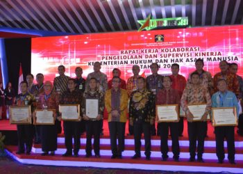 BALITBANGKUMHAM TERIMA PENGHARGAAN KINERJA PELAKSANAAN ANGGARAN TERBAIK
