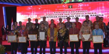 BALITBANGKUMHAM TERIMA PENGHARGAAN KINERJA PELAKSANAAN ANGGARAN TERBAIK