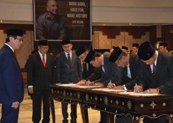 MENTERI YASONNA LANTIK DUA PEJABAT BARU BALITBANG HUKUM DAN HAM