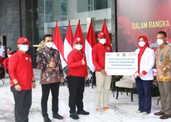 1.000 Bingkisan Diserahkan untuk Pasien Wisma Atlet dalam Giat “Kumham Peduli, Kumham Berbagi dan Empati Kumham”
