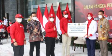 1.000 Bingkisan Diserahkan untuk Pasien Wisma Atlet dalam Giat “Kumham Peduli, Kumham Berbagi dan Empati Kumham”