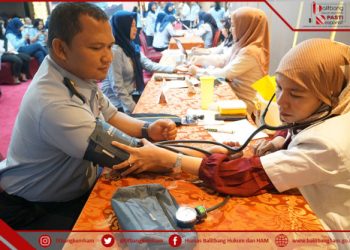 KEGIATAN DONOR DARAH DALAM MEMPERINGATI HARI DHARMA KARYA DIKA