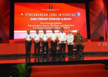 Pencanangan Zona Integritas dan Forum Diskusi Ilmiah.  Peran Pemangku Kebijakan pada Peningkatan Aparatur Sipil Negara yang Berkarakter di Lingkungan Kementerian Hukum dan HAM.