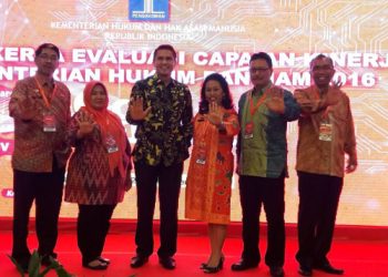 Penutupan Rapat Kerja Evaluasi Capain Kinerja Kementerian Hukum dan HAM 2016