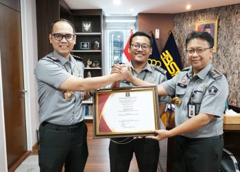 Adi Octaviantara Terpilih Sebagai Pegawai Teladan BSK Hukum Periode Triwulan I Tahun 2025