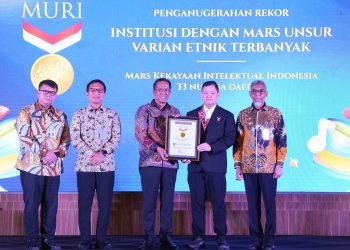 Kemenkum Raih Rekor MURI atas Aransemen Mars Kekayaan Intelektual Indonesia Bernuansa Etnik Terbanyak