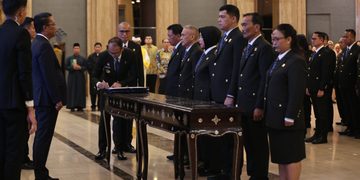 Pelantikan Pejabat Manajerial dan Non Manajerial Kementerian Hukum; Menteri Hukum: Ibarat Sepak Bola, Kemenangan Adalah Kerja Bersama