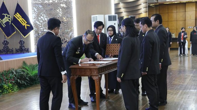 Pelantikan Pejabat Manajerial dan Non Manajerial BSK Hukum: Menuju Kualitas Analisis Kebijakan yang semakin kuat
