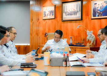 BSK Hukum Paparkan Hasil Evaluasi Kapasitas Layanan Ditjen AHU kepada Menteri Hukum